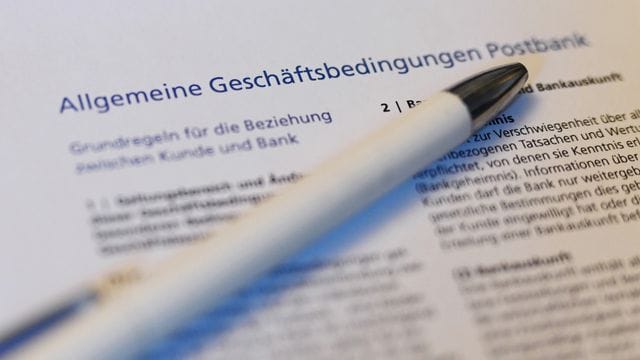 Der Bundesgerichtshof (BGH) hat Klauseln, die eine stillschweigende Zustimmung des Kunden bei einer Änderung der AGB festlegen, für unwirksam erklärt. Der Bundesgerichtshof (BGH) hat Klauseln, die eine stillschweigende Zustimmung des Kunden bei einer Änderung der AGB festlegen, für unwirksam erklärt.