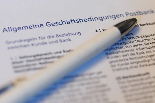 Der Bundesgerichtshof (BGH) hat Klauseln, die eine stillschweigende Zustimmung des Kunden bei einer Änderung der AGB festlegen, für unwirksam erklärt. Der Bundesgerichtshof (BGH) hat Klauseln, die eine stillschweigende Zustimmung des Kunden bei einer Änderung der AGB festlegen, für unwirksam erklärt.