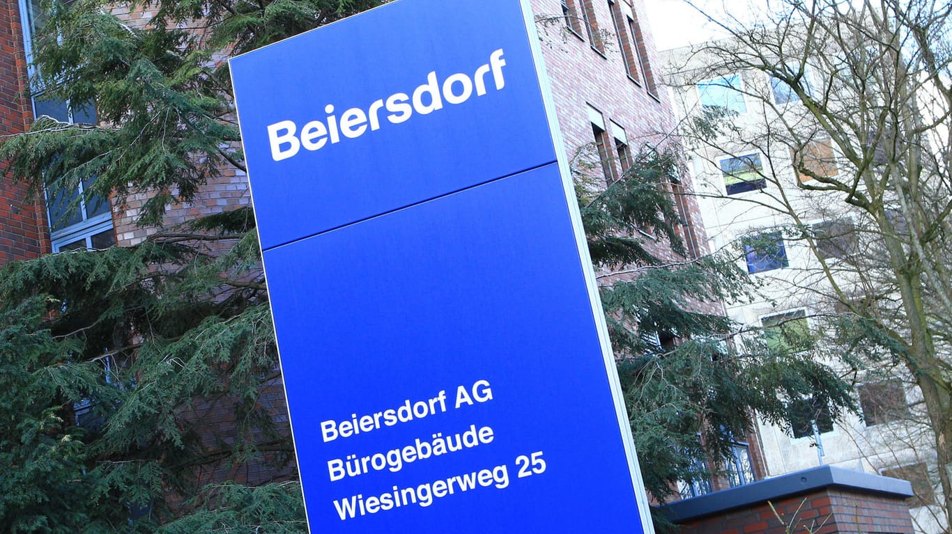 Die Geschäftsstelle der Beiersdorf AG am Wiesingerweg 25 in Hamburg-Eimsbüttel (Archivbild): Der Vorstandchefs De Loecker hört auf.