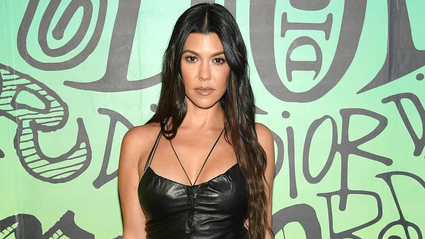 Kourtney Kardashian: Die 42-Jährige ist frisch verliebt.