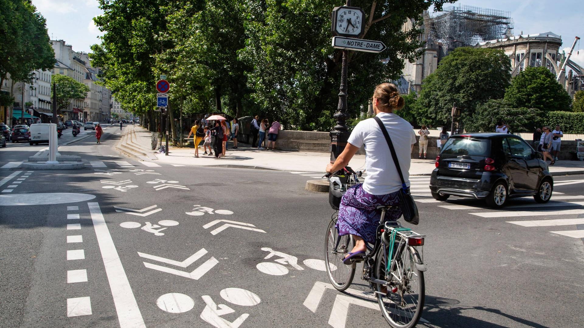 Radwege so breit wie eine Autospur: Die Pariser Bürgermeisterin will die Stadt massiv umbauen.