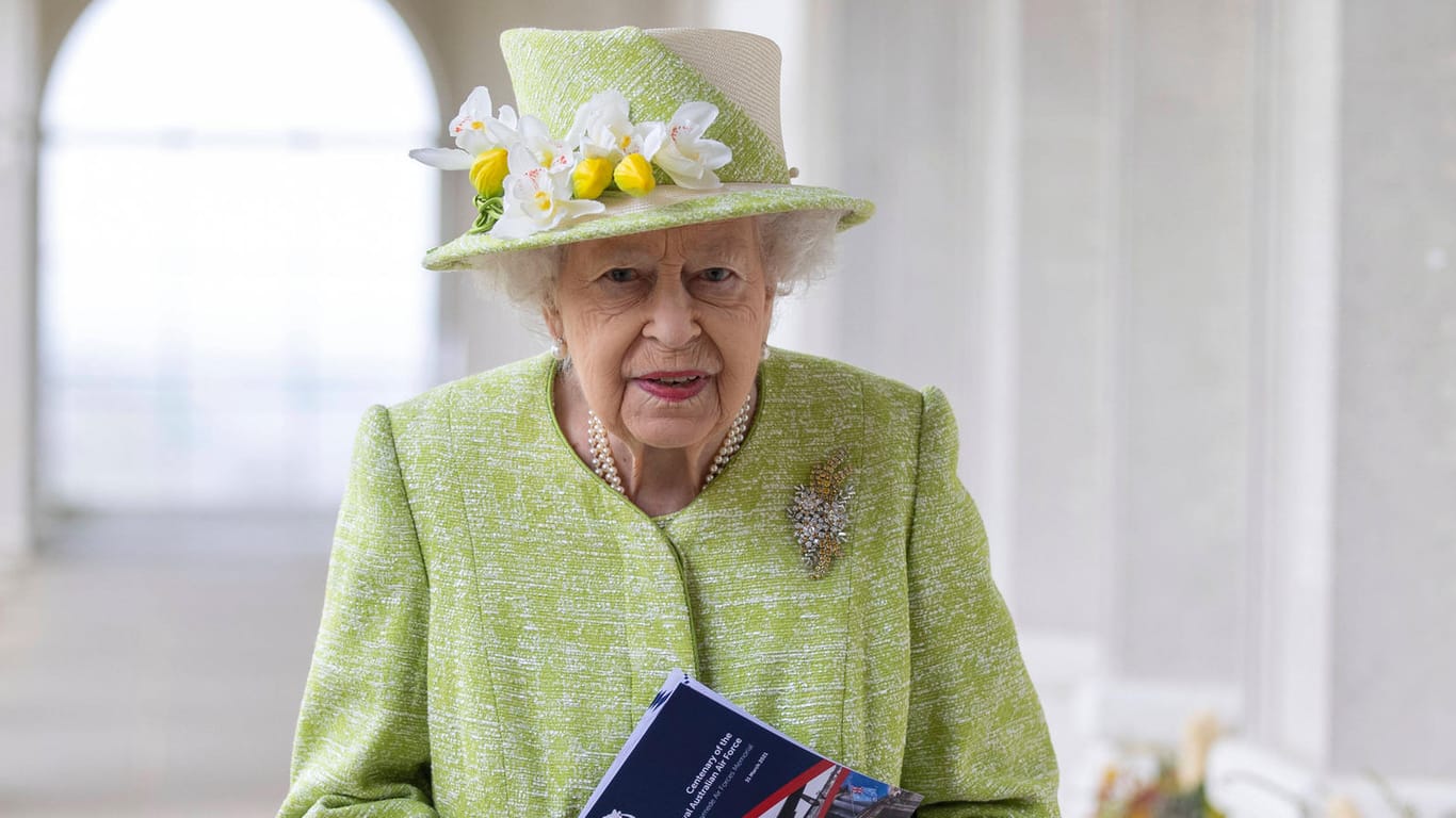 Queen Elizabeth II bei einem früheren Termin im März 2021.