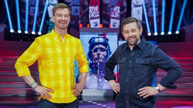 Joko Winterscheidt (l) und Klaas Heufer-Umlauf kann man bald auf einem Pferdekalender bewundern. Joko Winterscheidt (l) und Klaas Heufer-Umlauf kann man bald auf einem Pferdekalender bewundern.