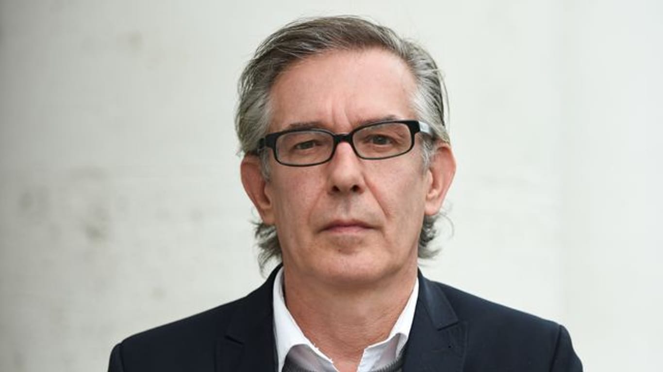 Der Autor Ulrich Peltzer 2015 in Frankfurt am Main.