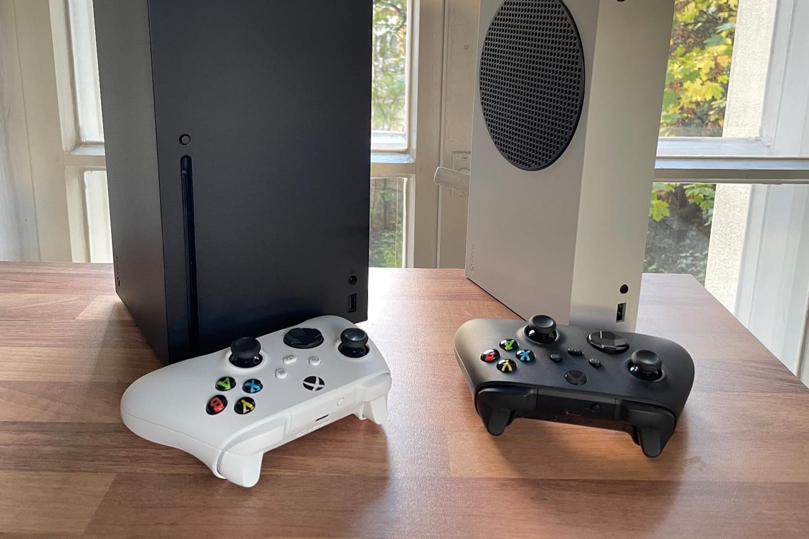 Die neue Xbox Series X und XS von Microsoft: Auch dank des Gaming-Booms in der Corona-Krise verzeichnet der Software-Konzern starke Umsätze.