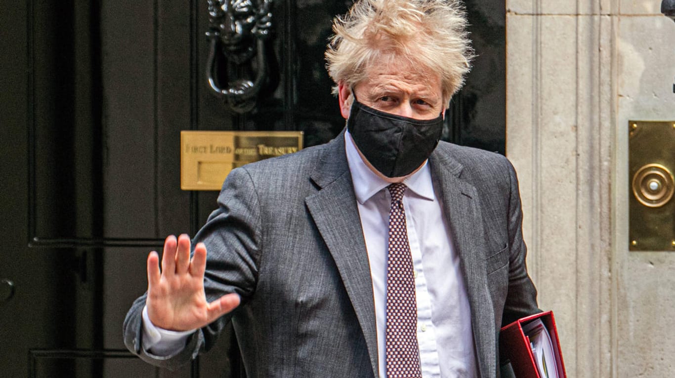 Boris Johnson in der Downing Street: Der Premierminister gerät wegen Renovierungsarbeiten unter Druck.