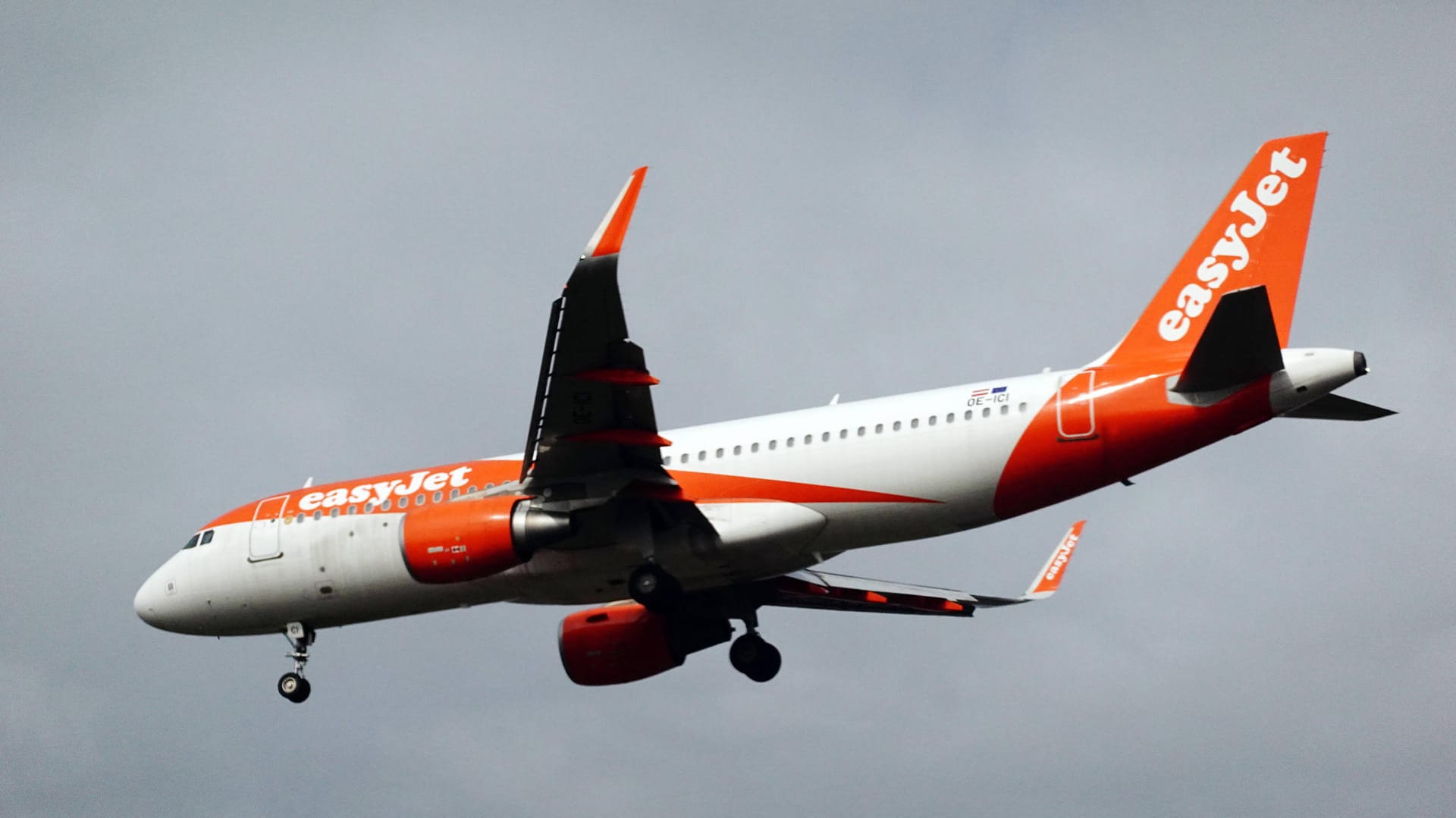 Easyjet: Flüge lassen sich ab sofort noch kurzfristiger kostenlos verschieben.