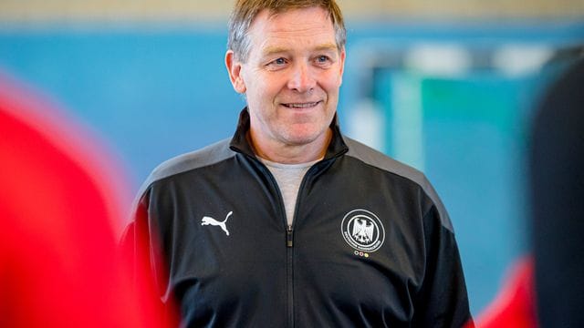 Hat die Kader für die abschließenden EM-Qualifikationsspiele benannt: Handball-Bundestrainer Alfred Gislason. Hat die Kader für die abschließenden EM-Qualifikationsspiele benannt: Handball-Bundestrainer Alfred Gislason.