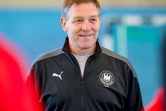 Hat die Kader für die abschließenden EM-Qualifikationsspiele benannt: Handball-Bundestrainer Alfred Gislason.