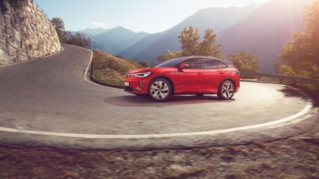 Stromschnelle: Bis zu 180 km/h bekommt der ID4 GTX Auslauf, die anderen E-Autos der ID-Reihe regelt VW bereits bei 160 km/h ab.