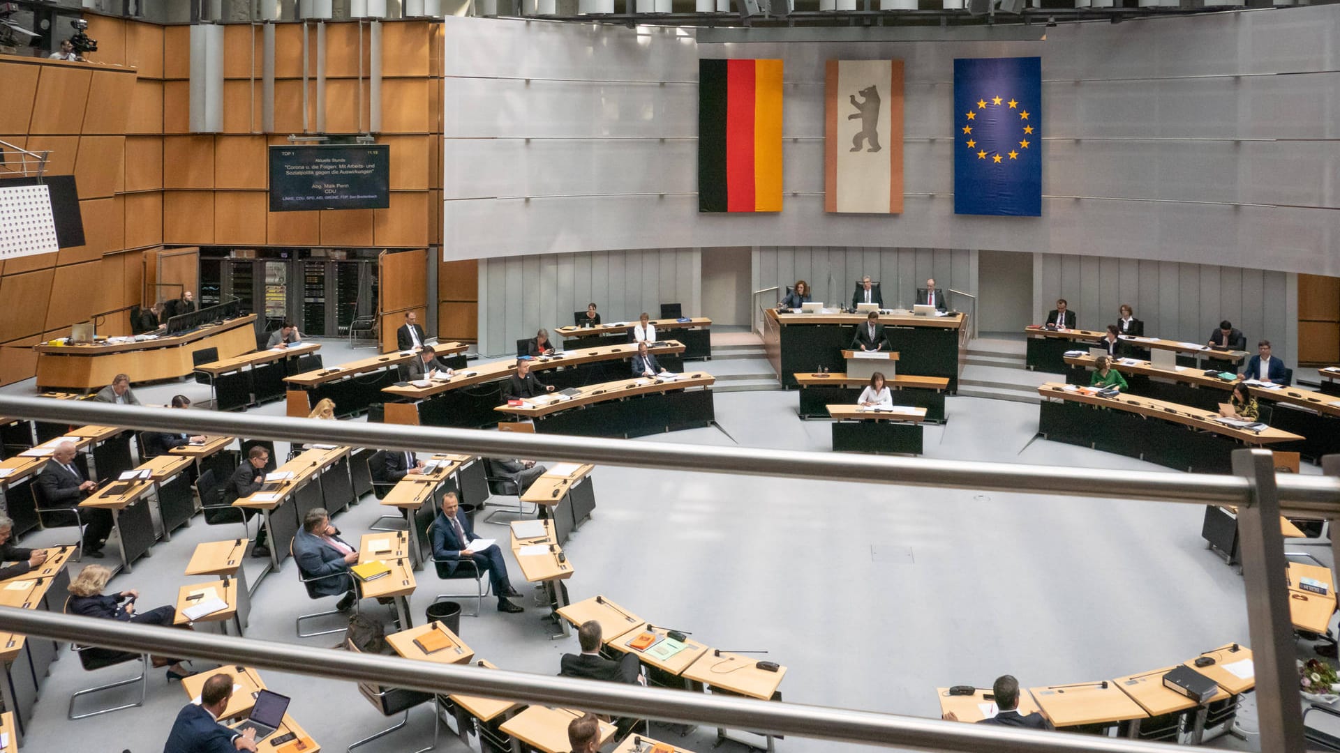 Der Plenarsaal des Berliner Abgeordnetenhauses: Die Berliner Grünen liegen in den Umfragen für die Wahl im September vorne. Der Plenarsaal des Berliner Abgeordnetenhauses: Die Berliner Grünen liegen in den Umfragen für die Wahl im September vorne.