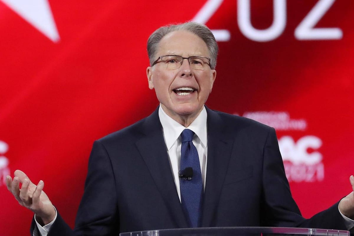 NRA-Chef Wayne LaPierre: Der Präsident der US-Waffenlobby jagte in Afrika Elefanten.