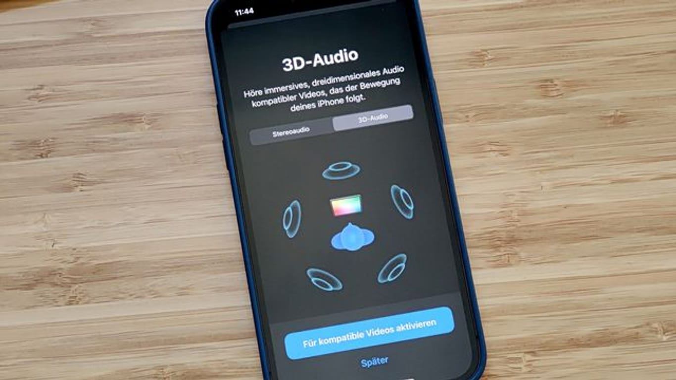 Im Bluetooth-Menü des iOS-Geräts finden sich die nötigen Einstellungen für 3D-Audio - die richtigen Apple-Kopfhörer vorausgesetzt.