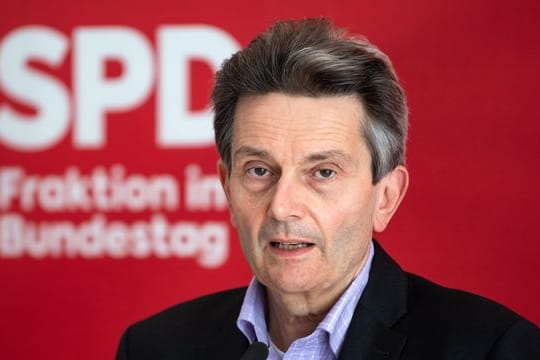 Fordert den Rücktritt von DFB-Präsident Fritz Keller: SPD-Politiker Rolf Mützenich.