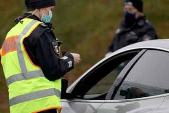 Laut einem EuGH-Urteil müssen deutsche Behörden einen im Ausland erneuerten Führerschein nicht anerkennen, wenn hierzulande ein Fahrverbot vorliegt.