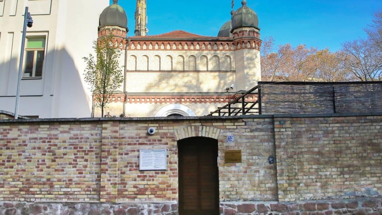 Synagoge in Halle: Die Tür verhinderte ein Blutbad.
