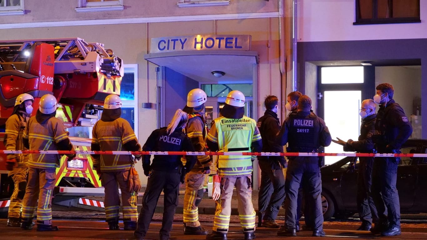 En Hotel am Hauptbahnhof wird evakuiert: Die Feuerwehr konnte den Brand schnell löschen.