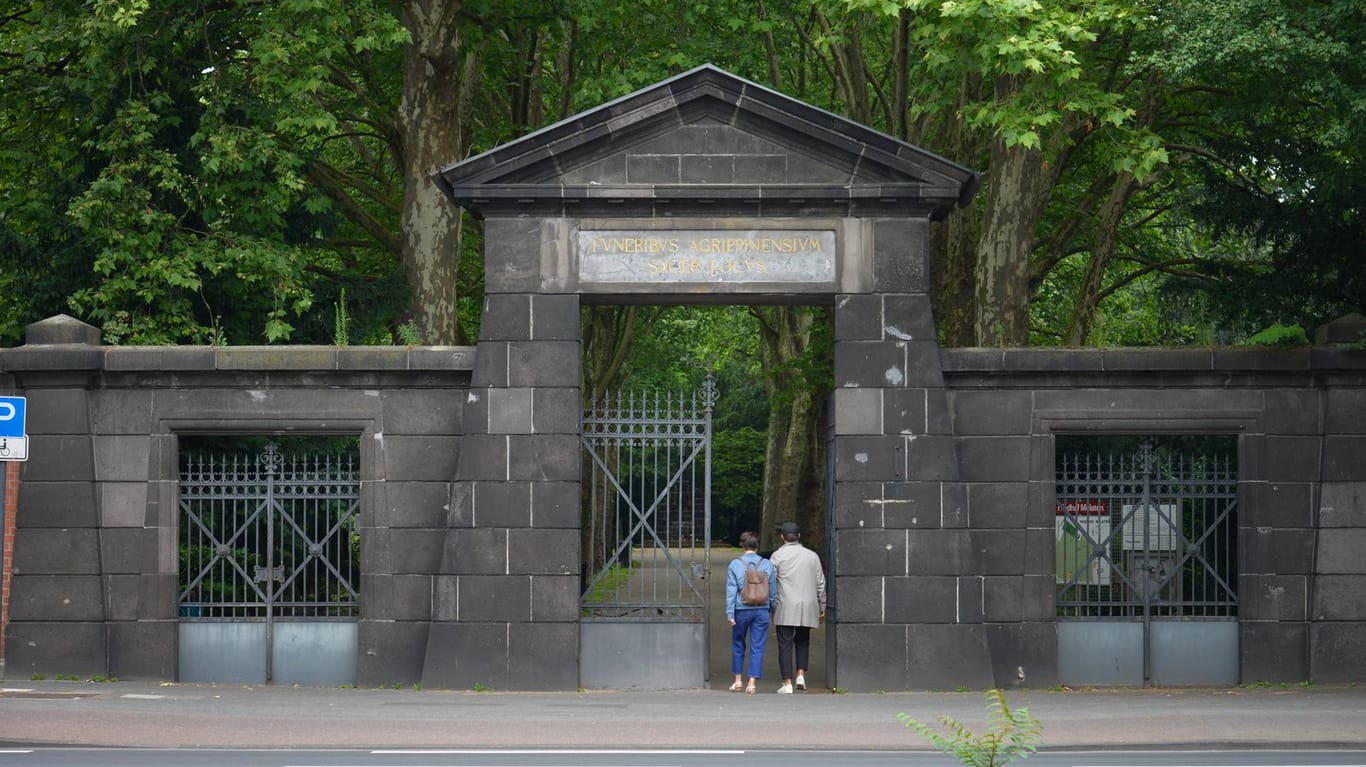 Eingang, zum Melatenfriedhof in Köln (Archivbild): Hier soll Herren seine letzte Ruhe finden.
