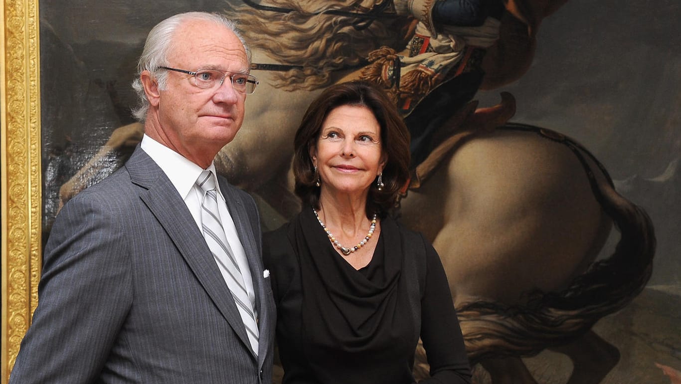 2011 wurde "Carl XVI. Gustaf: der widerwillige Monarch" veröffentlicht: Auch danach wich Silvia nicht von Carl Gustafs Seite.