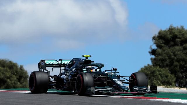 Fuhr beim Training in Portugal in die falsche Box: Sebastian Vettel. Fuhr beim Training in Portugal in die falsche Box: Sebastian Vettel.