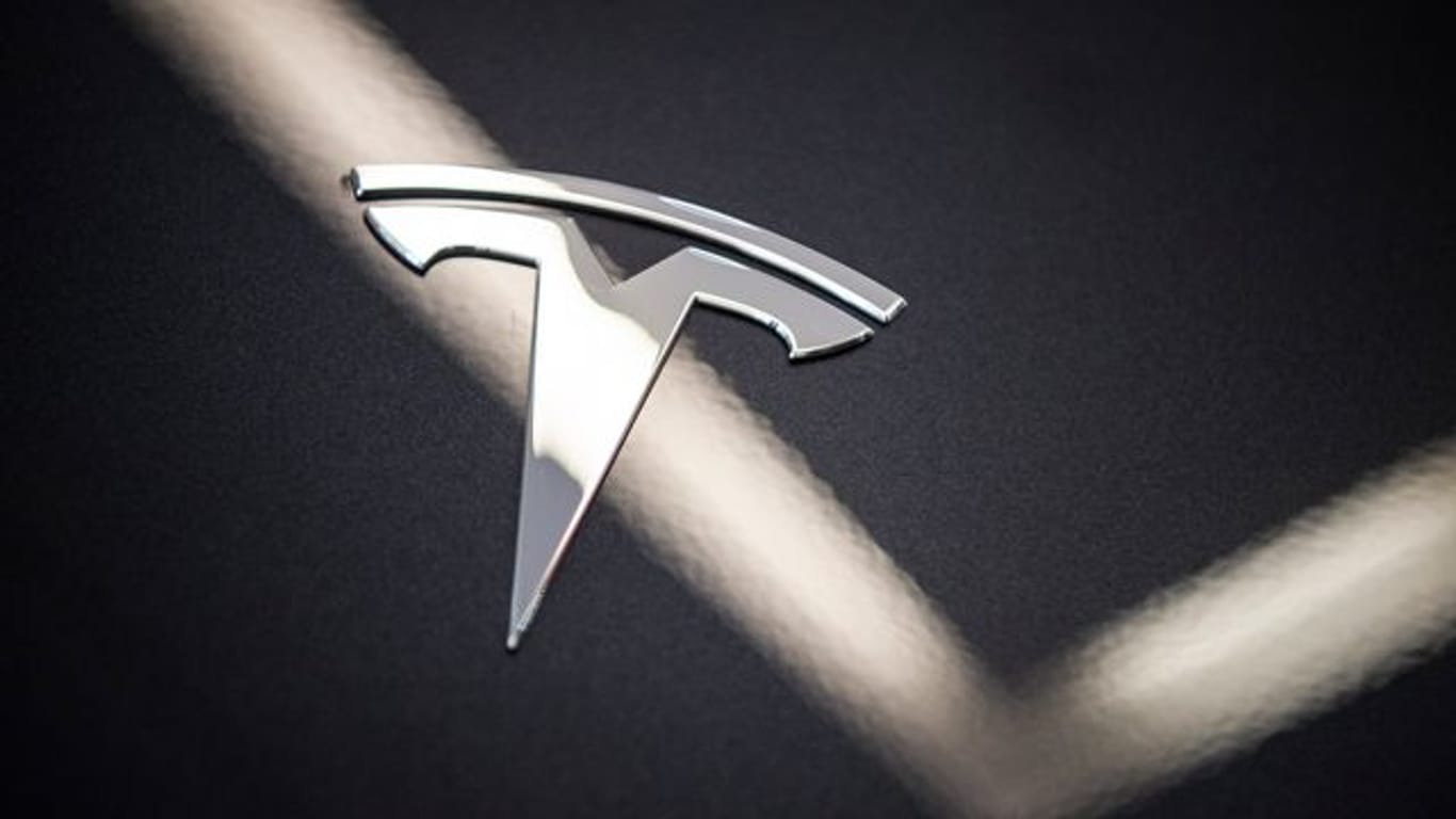 Tesla: Der Neupreis des Model S lag über der Fördergrenze. Das wollte das US-Unternehmen nicht hinnehmen.