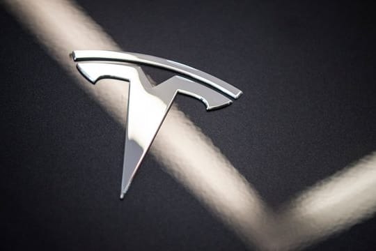 Tesla: Der Neupreis des Model S lag über der Fördergrenze. Das wollte das US-Unternehmen nicht hinnehmen.