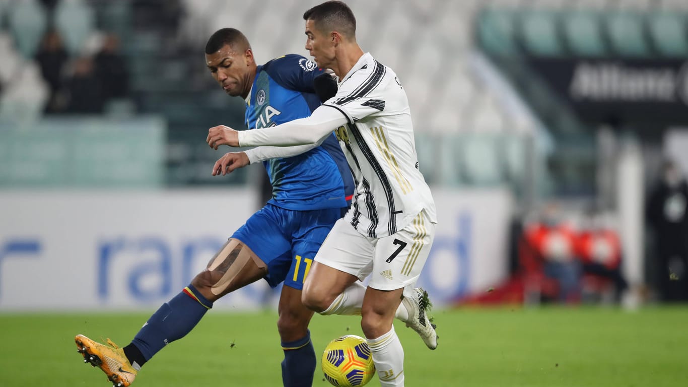 Walace (l.) im Hinspiel gegen Juventus Turin und Cristiano Ronaldo.