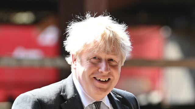 Der britische Premierminister Boris Johnson versucht, im Kampf gegen die Coronavirus-Pandemie Optimismus zu verbreiten. Der britische Premierminister Boris Johnson versucht, im Kampf gegen die Coronavirus-Pandemie Optimismus zu verbreiten.