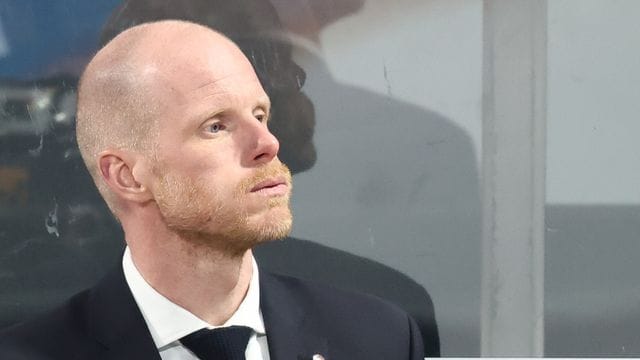 Steht vor einer schweren Kaderfindung vor der WM: Toni Söderholm , Eishockey-Bundestrainer. Steht vor einer schweren Kaderfindung vor der WM: Toni Söderholm , Eishockey-Bundestrainer.