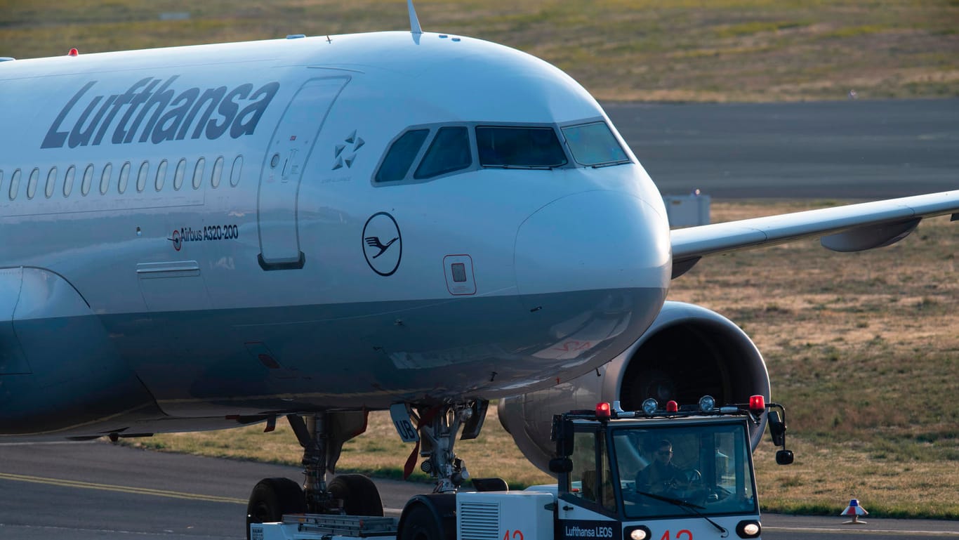 Lufthansa: Die Luftfahrtbranche ist besonders stark von den Auswirkungen der weltweiten Corona-Pandemie betroffen.