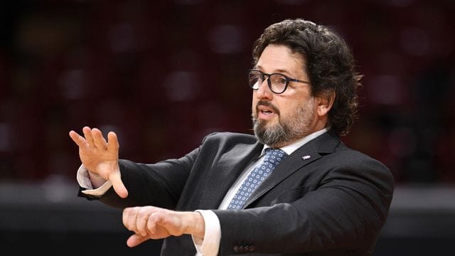 Bayern-Trainer Andrea Trinchieri schonte mit Blick auf das Spiel gegen Mailand einige Leistungsträger. Bayern-Trainer Andrea Trinchieri schonte mit Blick auf das Spiel gegen Mailand einige Leistungsträger.