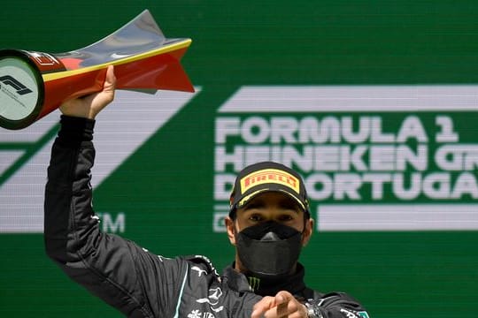 Portugal-Sieger Lewis Hamilton hatte bei Mercedes zuletzt nur einen Einjahresvertrag unterschrieben.