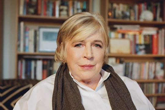 Marianne Faithfull taucht ein in die Welt der Romantik.