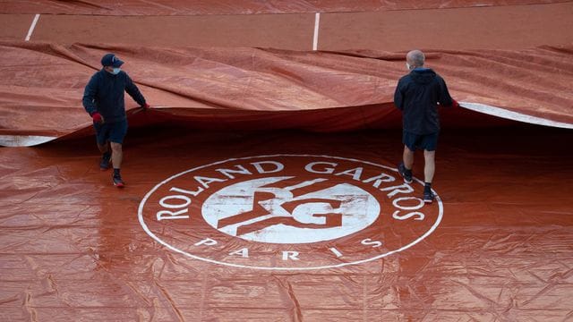 Bei den French Open sollen pro Platz bis zu 1000 Zuschauer zugelassen werden. Bei den French Open sollen pro Platz bis zu 1000 Zuschauer zugelassen werden.