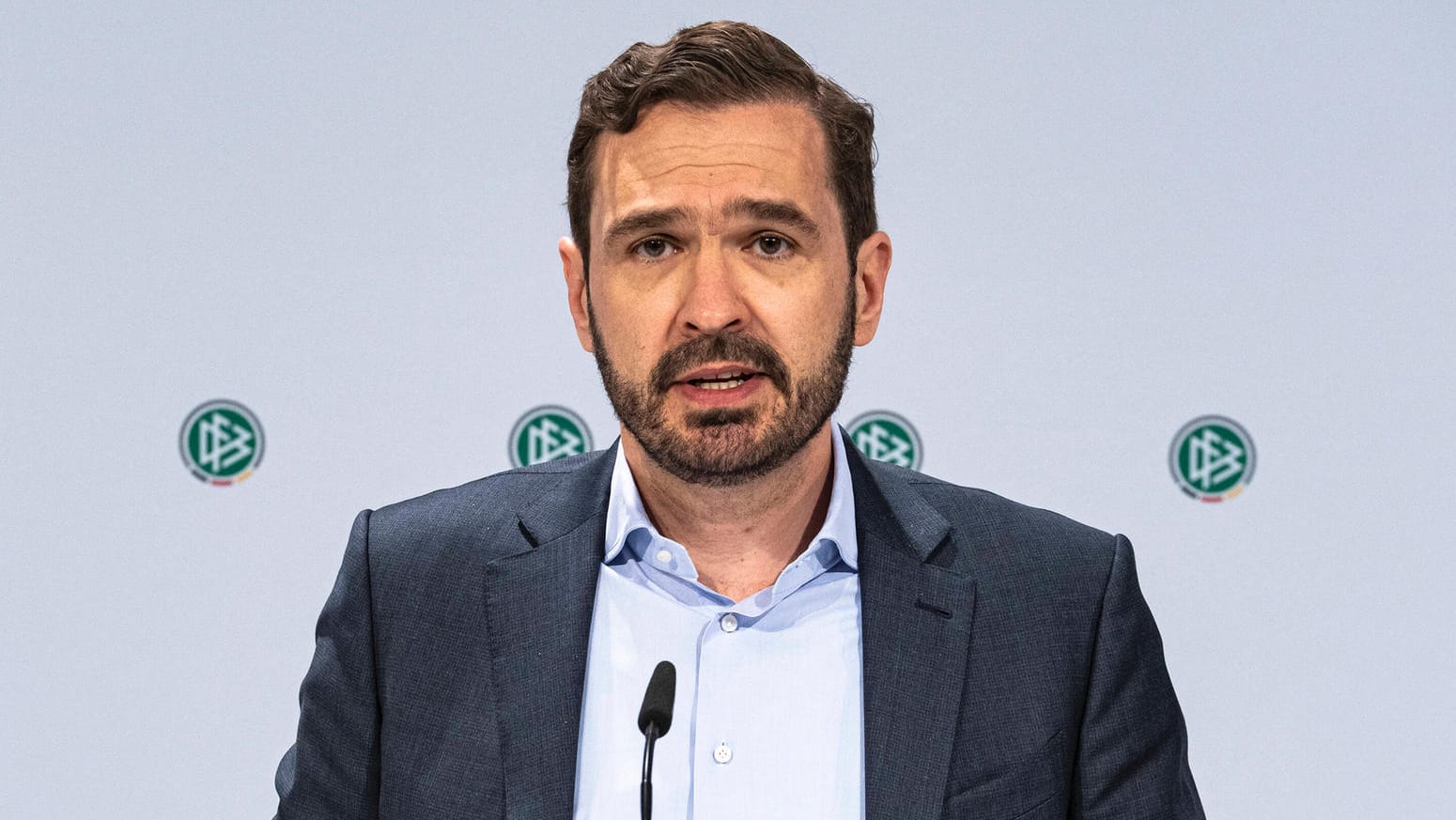 Friedrich Curtius: Der Generalsekretär des DFB steht vor einer ungewissen Zukunft. Friedrich Curtius: Der Generalsekretär des DFB steht vor einer ungewissen Zukunft.
