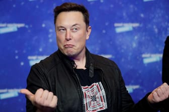 "Technoking" Elon Musk: Der E-Autopionier baut eine riesige Tesla-Fabrik in Brandenburg.