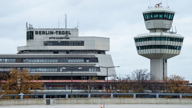 Blick auf den ehemaligen Flughafen Tegel (Archivbild): Vor Corona wurden in dem Airport Fluggast-Zahlen erreicht, für die das Gebäude schon lange nicht mehr konzipiert war. Blick auf den ehemaligen Flughafen Tegel (Archivbild): Vor Corona wurden in dem Airport Fluggast-Zahlen erreicht, für die das Gebäude schon lange nicht mehr konzipiert war.