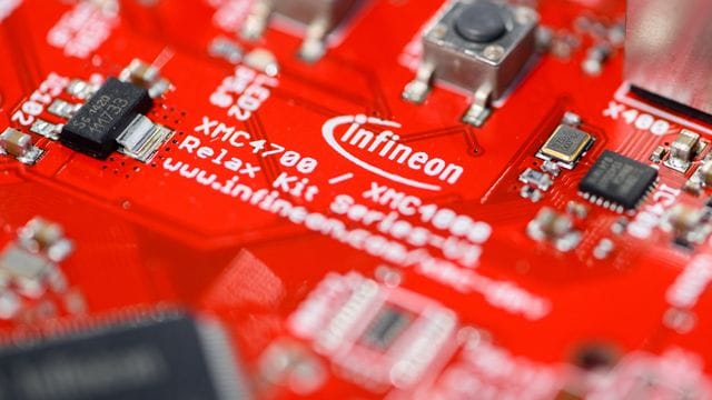 "Infineon hebt seine Prognose nach guten Geschäften erneut leicht an. "Infineon hebt seine Prognose nach guten Geschäften erneut leicht an.