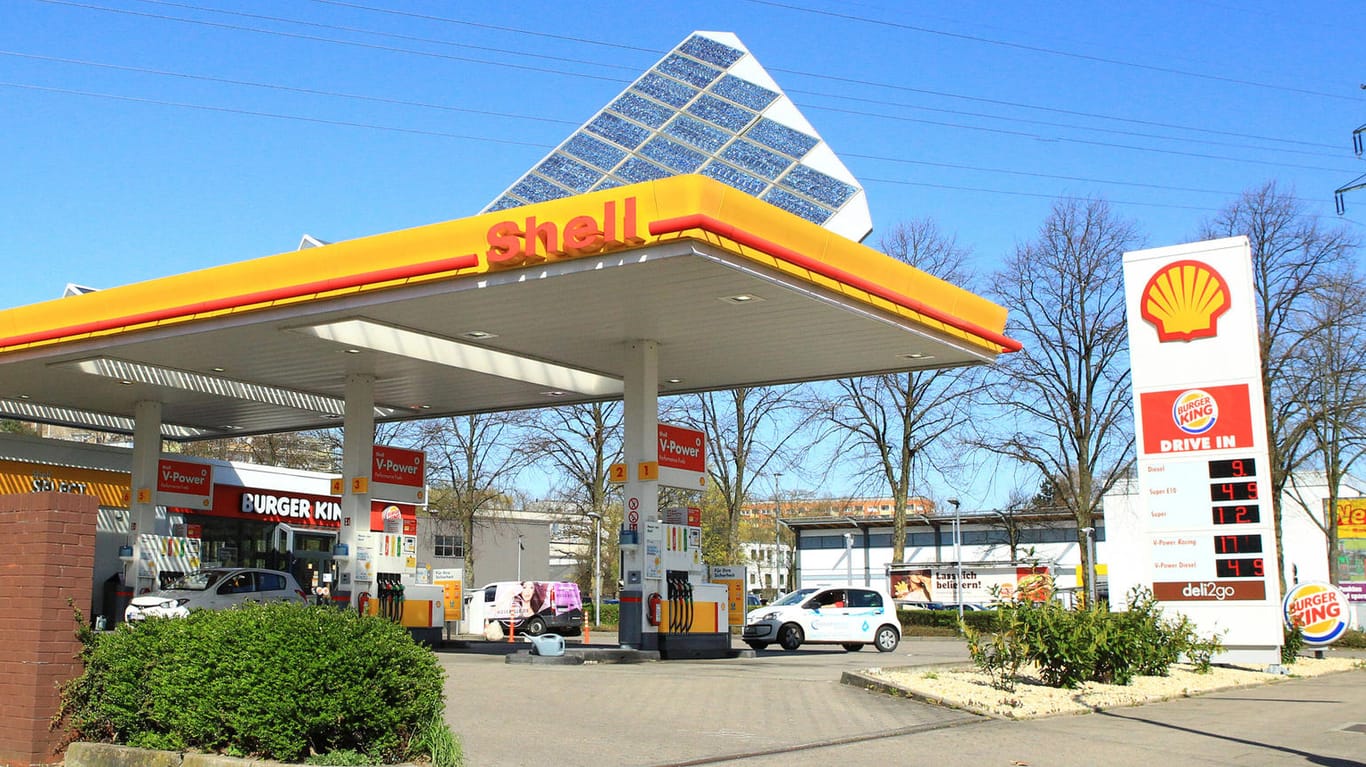 Tanken bei Shell: Kunden haben künftig eine weitere Spritsorte zur Auswahl.