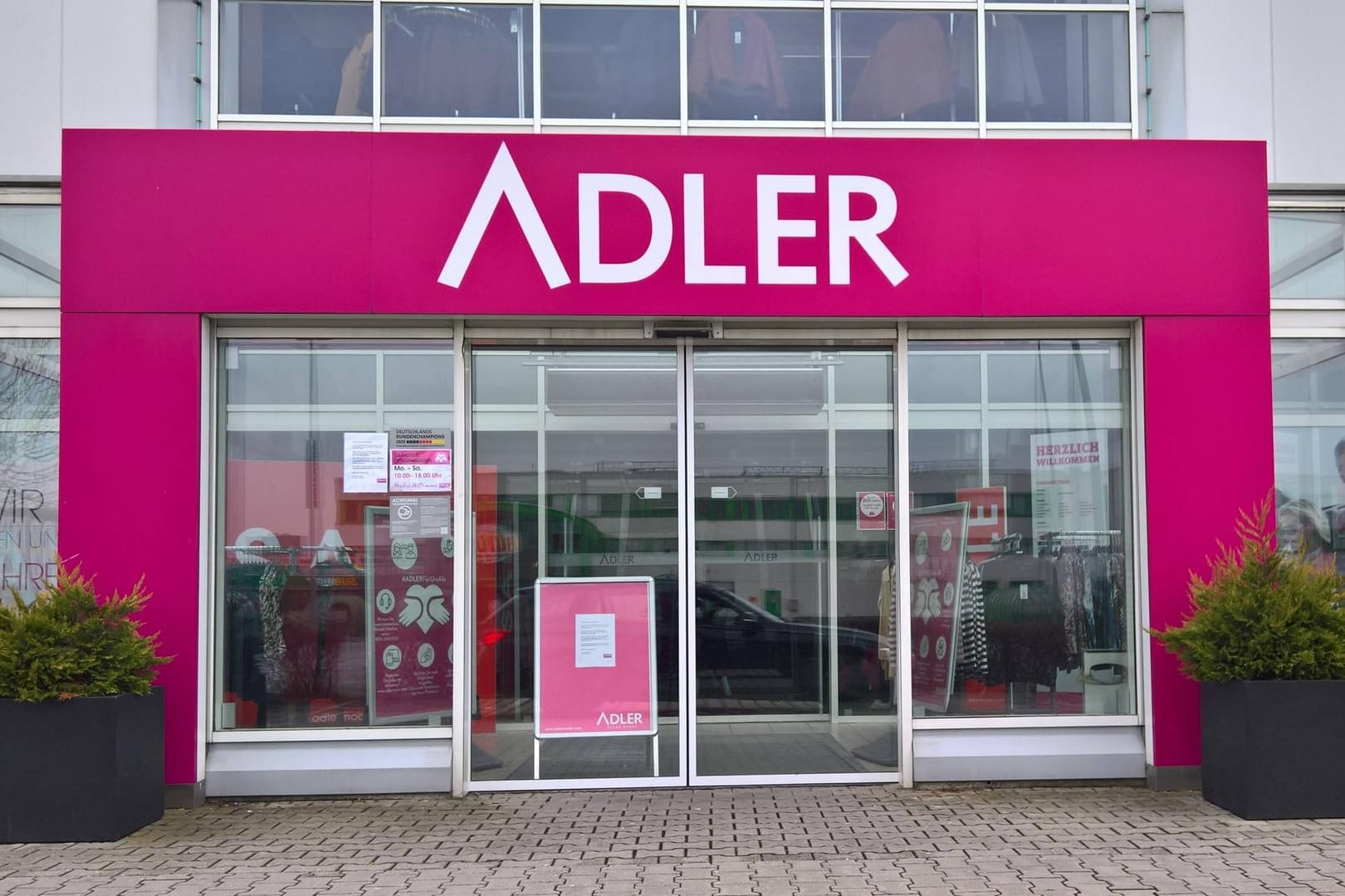 Adler-Modemarkt (Symbolbild): Der Händler hat finanzielle Probleme. Adler-Modemarkt (Symbolbild): Der Händler hat finanzielle Probleme.