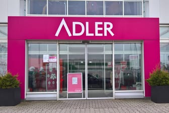 Adler-Modemarkt (Symbolbild): Der Händler hat finanzielle Probleme.