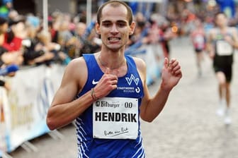 Nach einer Corona-Erkrankung kämpft Marathon-Läufer Hendrik Pfeiffer um seinen "Lebenstraum" Olympia.