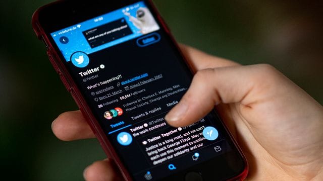 Twitter setzt die aufstrebende Audio-App Clubhouse mit einem breiten Start seines Konkurrenzangebots unter Druck. Twitter setzt die aufstrebende Audio-App Clubhouse mit einem breiten Start seines Konkurrenzangebots unter Druck.
