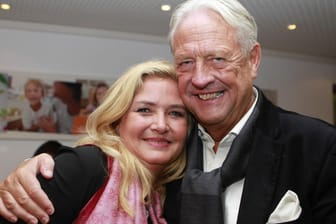 Der ehemalige Vorsitzende der Berliner AfD, Günter Brinker und seine Frau Kristin Brinker, die derzeitige AfD-Landeschefin: Die Berliner AfD hat den Ex-Funktionär kritisiert.