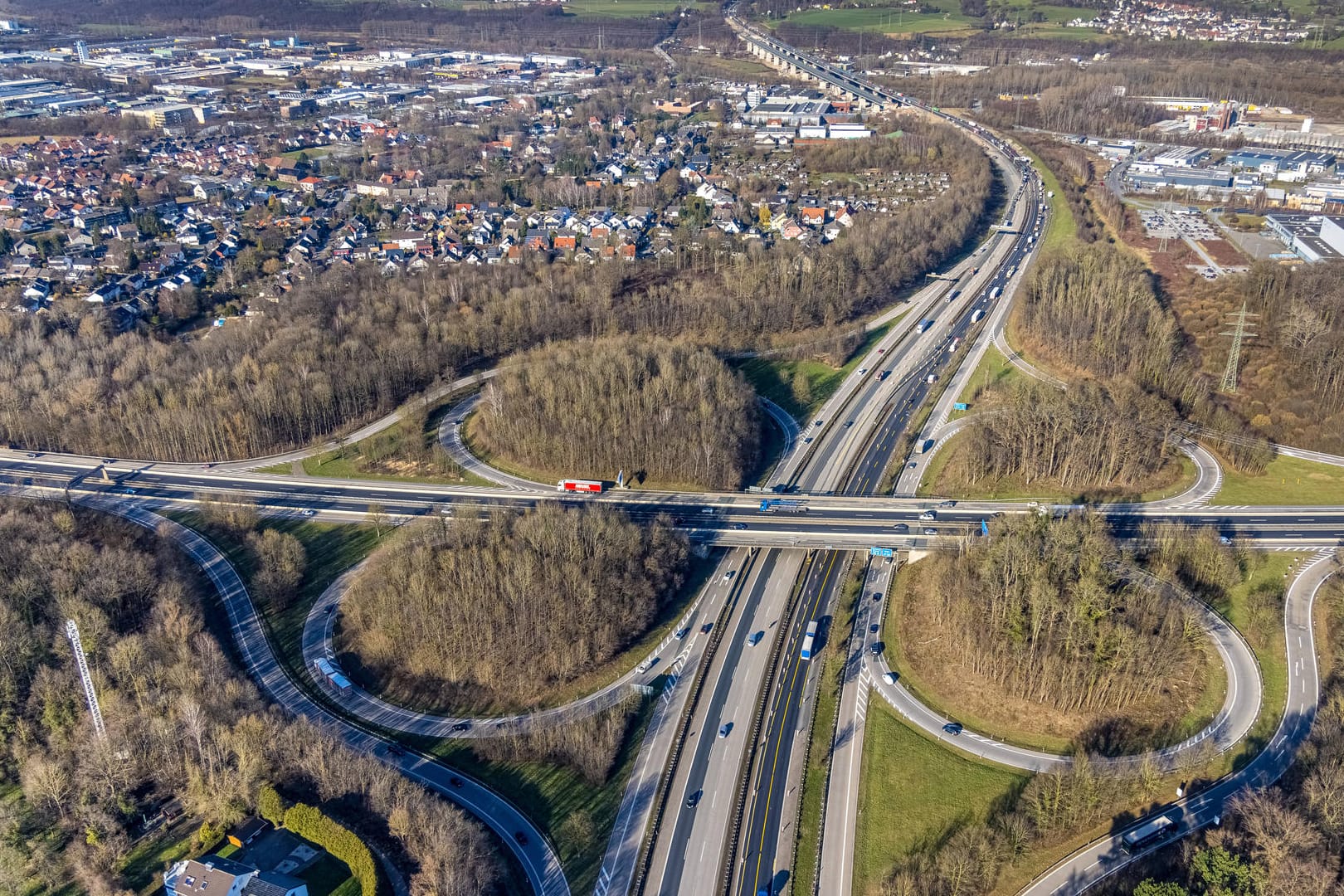 Autobahnkreuz an der Lennetalbrücke in Hagen: Ein Geisterfahrer ist auf der A46 unterwegs gewesen.