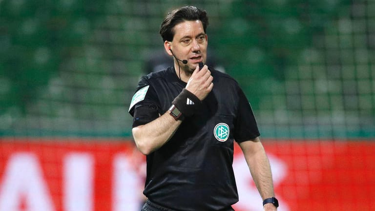 Manuel Gräfe: Der Schiedsrichter pfeift seit 2004 in der Bundesliga, muss jedoch aufgrund seines Alters von 47 Jahren aufhören.