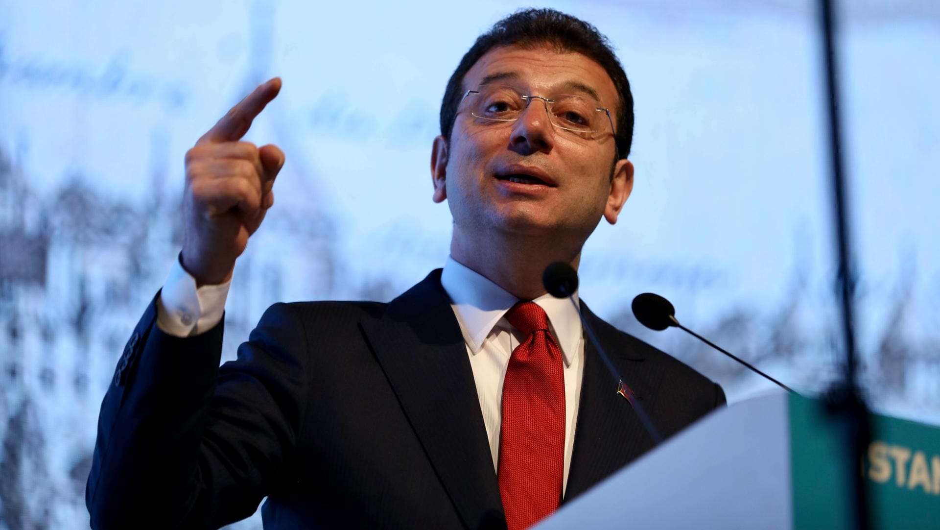 Ekrem Imamoglu: Gegen Istanbuls Bürgermeister wird wegen "respektlosen Verhaltens" ermittelt. Ekrem Imamoglu: Gegen Istanbuls Bürgermeister wird wegen "respektlosen Verhaltens" ermittelt.