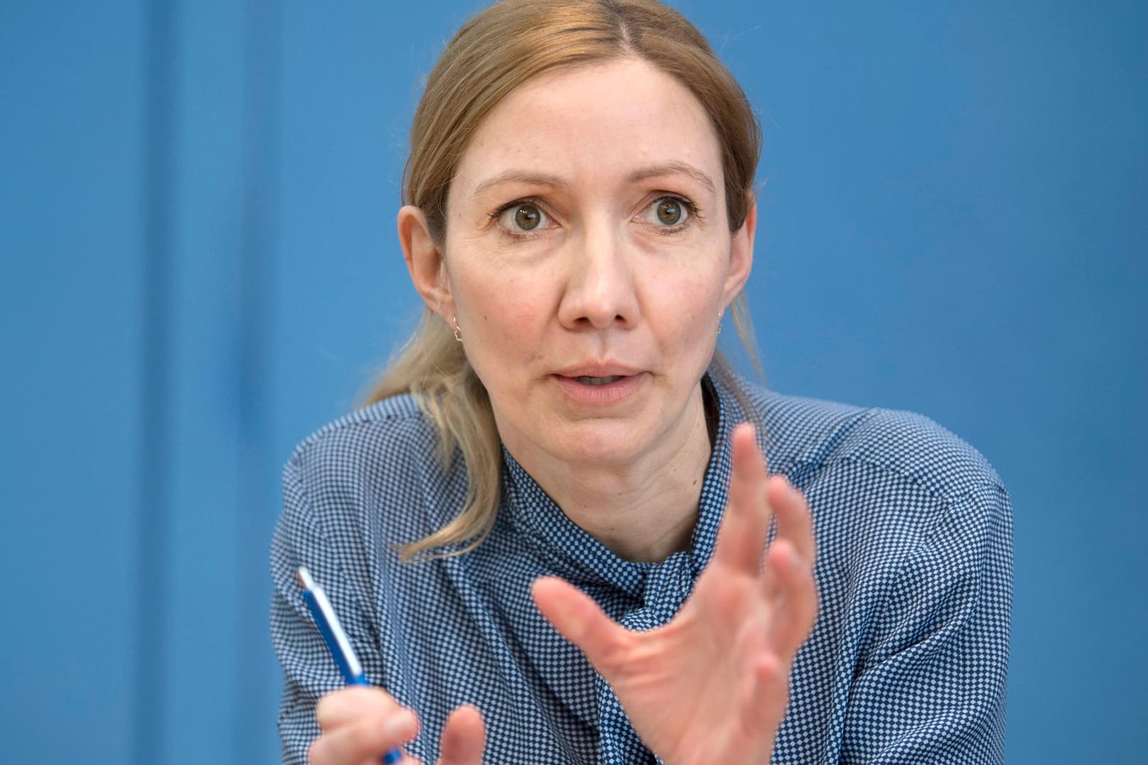 Virologin Sandra Ciesek: "Ich denke, wir sind auf dem richtigen Weg."