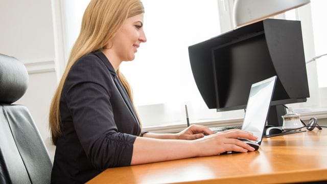 Hauptversammlungen können Aktionäre auch in diesem Jahr vom Schreibtisch aus verfolgen. Hauptversammlungen können Aktionäre auch in diesem Jahr vom Schreibtisch aus verfolgen.
