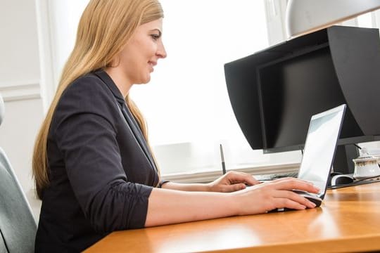 Hauptversammlungen können Aktionäre auch in diesem Jahr vom Schreibtisch aus verfolgen. Hauptversammlungen können Aktionäre auch in diesem Jahr vom Schreibtisch aus verfolgen.